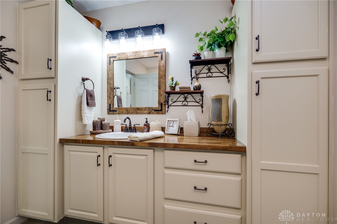 5335 Greg Drive, Saint Paris, Ohio image 27