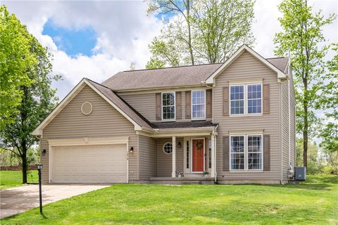 Photo of 1818 Highlander Drive, Xenia, OH 45385 (MLS # 958103)