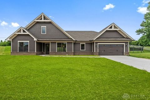 Photo of 919 Cypress Place, Tipp City, OH 45371 (MLS # 939420)