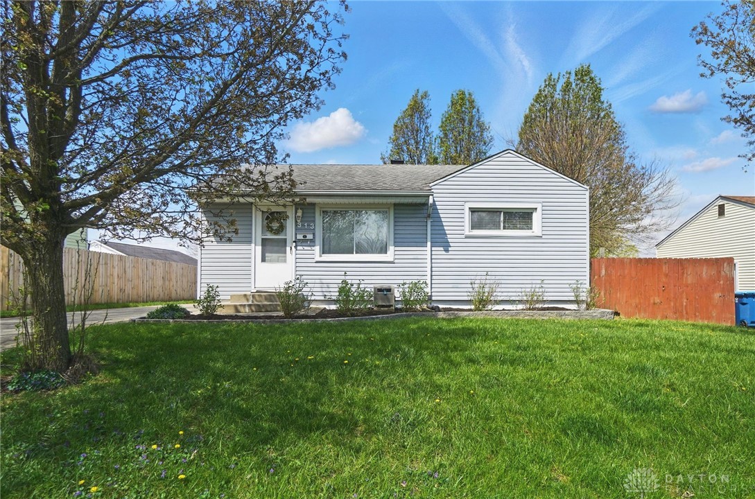 313 Willaston Drive, Dayton, Ohio image 2