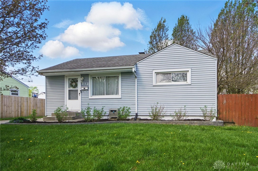 313 Willaston Drive, Dayton, Ohio image 3