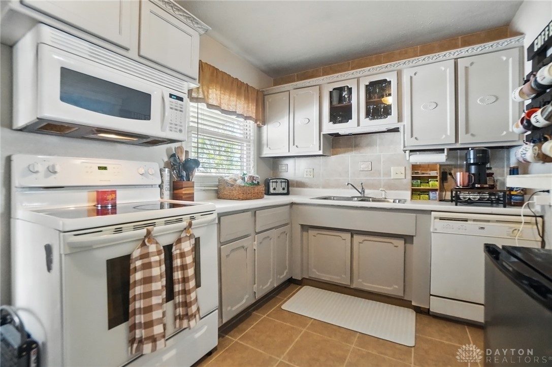313 Willaston Drive, Dayton, Ohio image 17