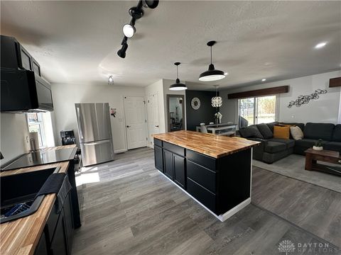 Tiny photo for 1042 Van Kirk Drive, Marysville, OH 43040 (MLS # 945294)