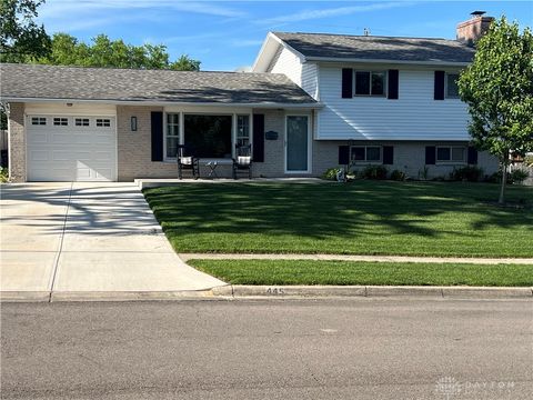 Photo of 445 Goldleaf Avenue, Vandalia, OH 45377 (MLS # 956996)