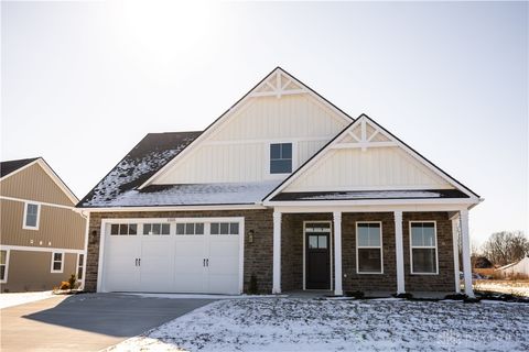 Photo of 1505 Kingsgate Road, Springfield, OH 45502 (MLS # 950842)