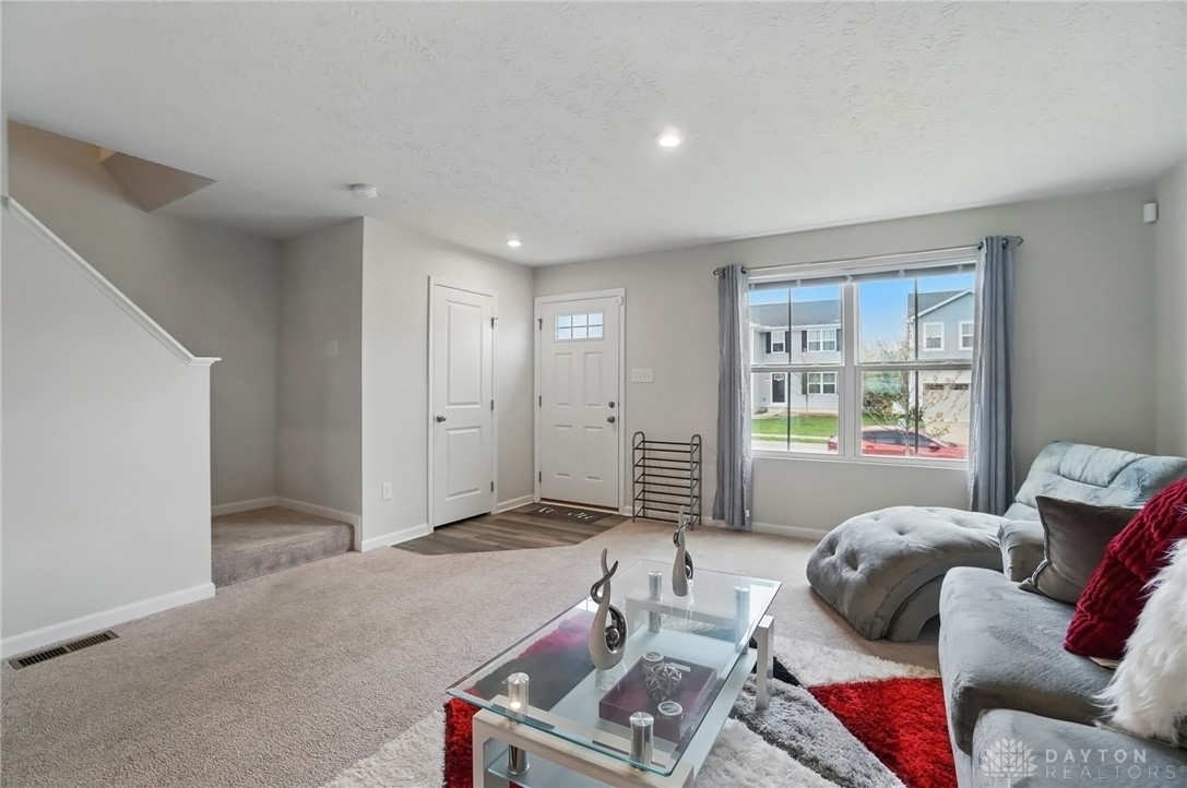 508 Skyway Drive, Springfield, Ohio image 4