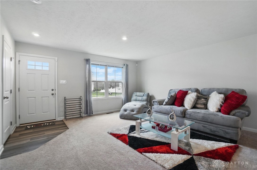508 Skyway Drive, Springfield, Ohio image 3