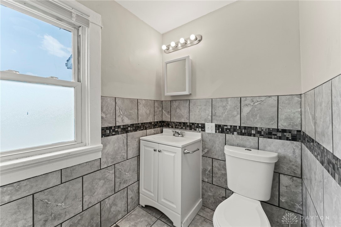 2460 Lakeview Avenue, Dayton, Ohio image 24