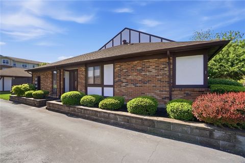 Photo of 5520 Cobblegate Drive #C, Dayton, OH 45449 (MLS # 957492)