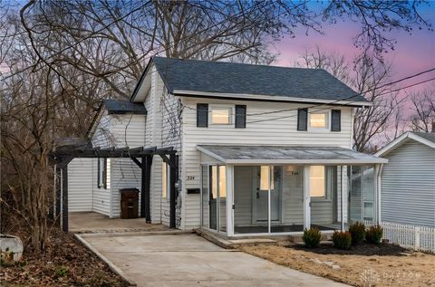 Photo of 224 W Warren Street, Lebanon, OH 45036 (MLS # 949673)