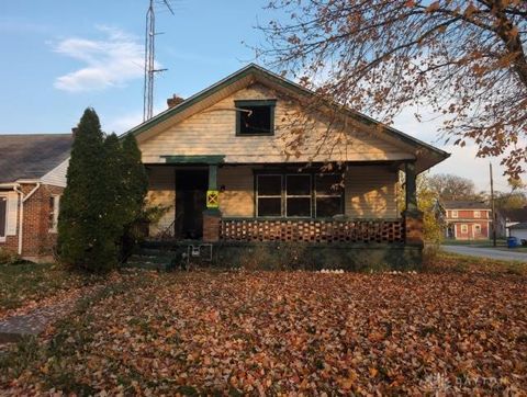 Photo of 400 Burleigh Avenue, Dayton, OH 45417 (MLS # 948710)