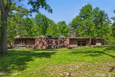 Photo of 265 Bonham Road, Springfield Twp, OH 45215 (MLS # 959091)