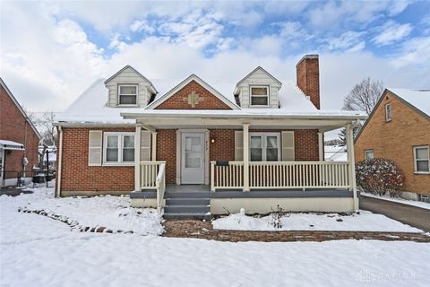Photo of 415 Shadowlawn Avenue, Dayton, OH 45419 (MLS # 948840)