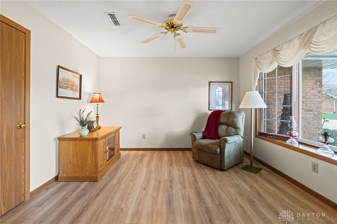 6887 Willow Tree Lane, Dayton, Ohio image 10