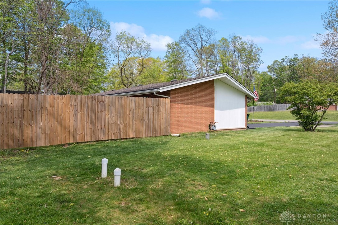 2685 Yalonda Court, Beavercreek, Ohio image 5