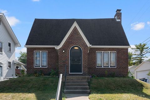 Photo of 2312 Saint Charles Avenue, Dayton, OH 45410 (MLS # 944803)