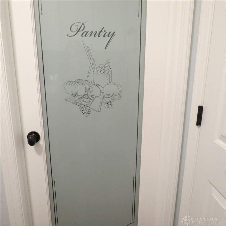 546 Loxley Lane, Troy, Ohio image 10