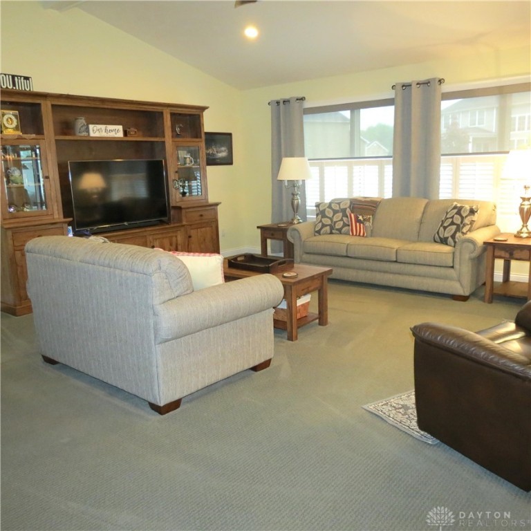 546 Loxley Lane, Troy, Ohio image 4