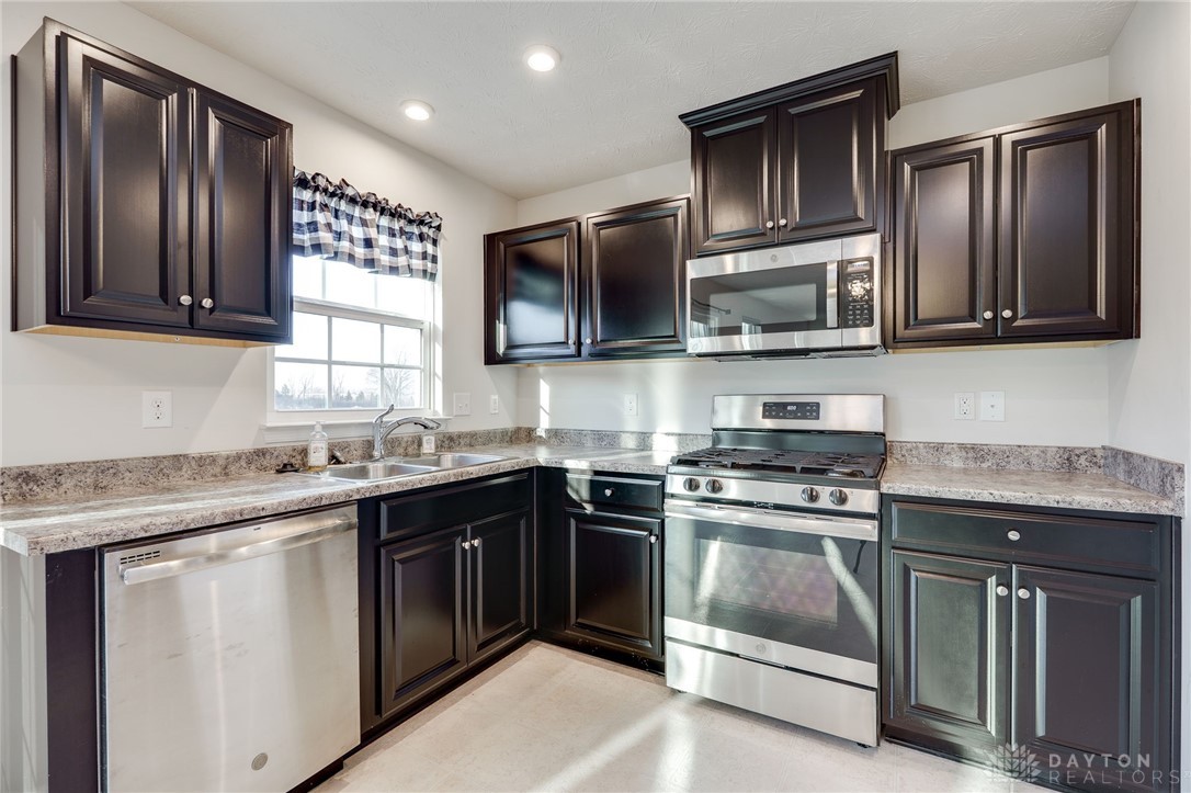 Fairborn, Ohio 45324, United States, 3 Bedrooms Bedrooms, ,3 BathroomsBathrooms,Residential,Active,87291