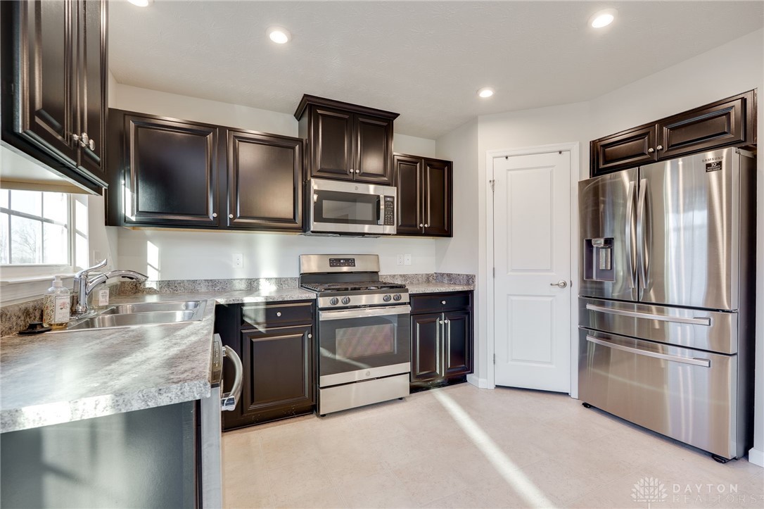 Fairborn, Ohio 45324, United States, 3 Bedrooms Bedrooms, ,3 BathroomsBathrooms,Residential,Active,87291