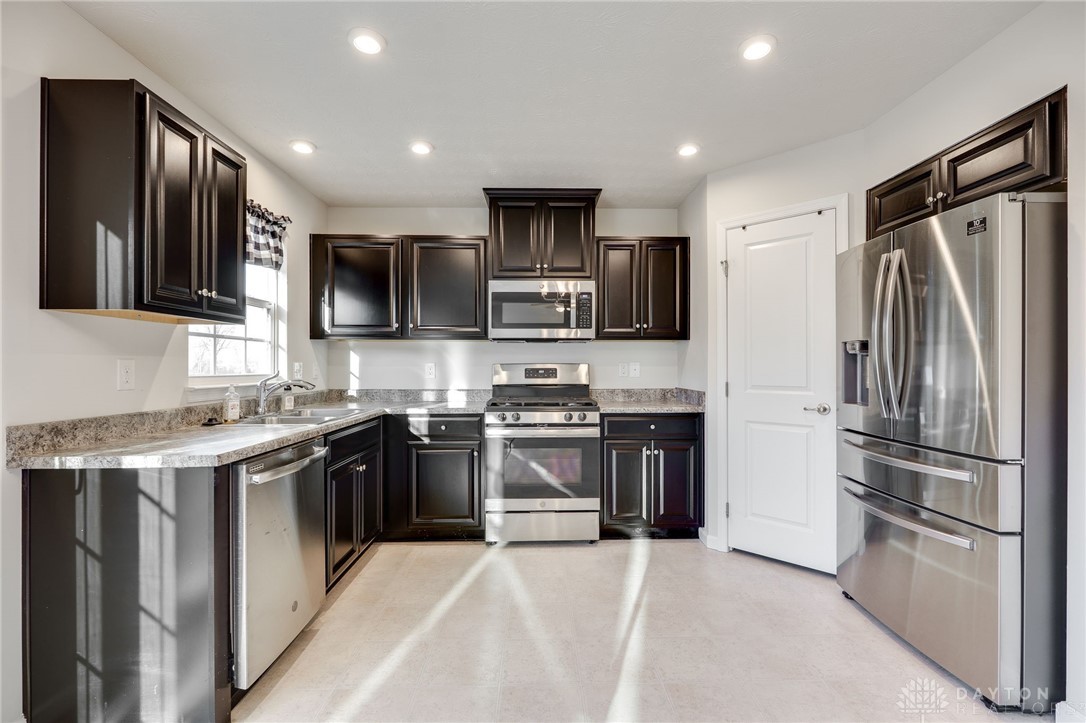 Fairborn, Ohio 45324, United States, 3 Bedrooms Bedrooms, ,3 BathroomsBathrooms,Residential,Active,87291