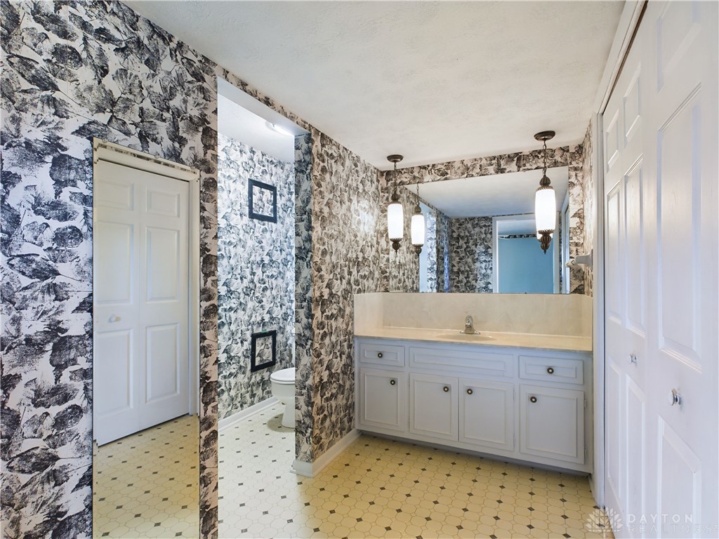 Dayton, Ohio 45458, United States, 3 Bedrooms Bedrooms, ,3 BathroomsBathrooms,Residential,Pending,2721