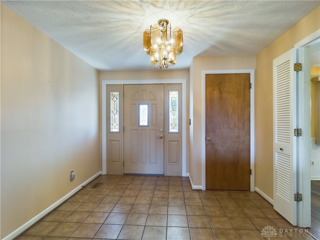 Dayton, Ohio 45458, United States, 3 Bedrooms Bedrooms, ,3 BathroomsBathrooms,Residential,Pending,2721