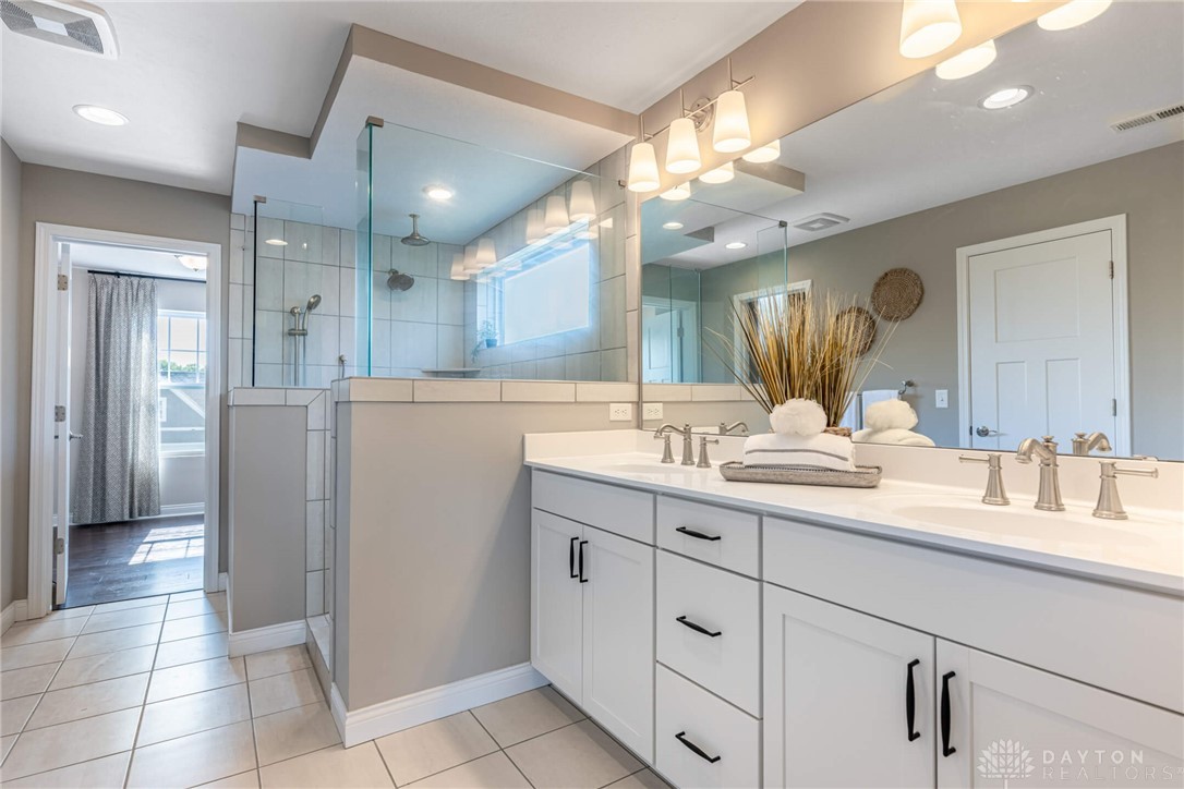 Beavercreek, Ohio 45434, United States, 4 Bedrooms Bedrooms, ,4 BathroomsBathrooms,Residential,Active,176094