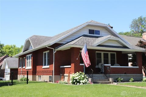 Photo of 200 Dell Park Avenue, Oakwood, OH 45419 (MLS # 955547)