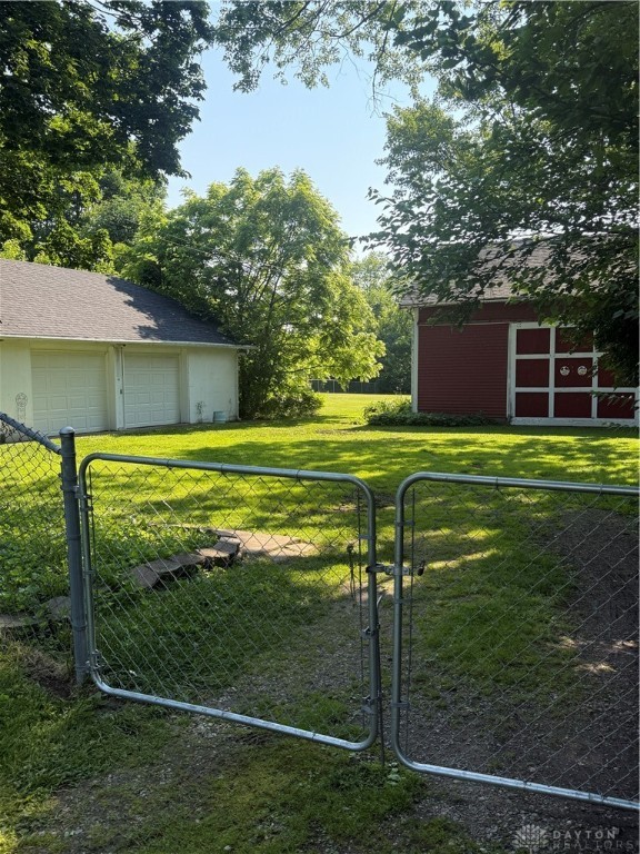 114 N Clayton Road, New Lebanon, Ohio image 28