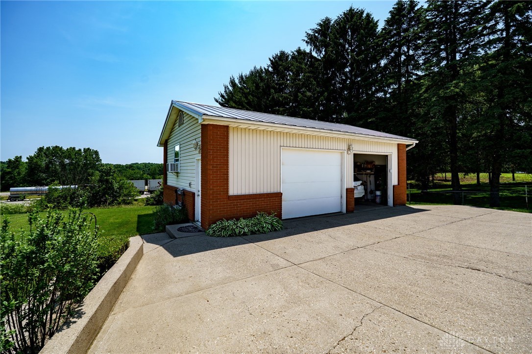 3101 E Leffel Lane, Springfield, Ohio image 31
