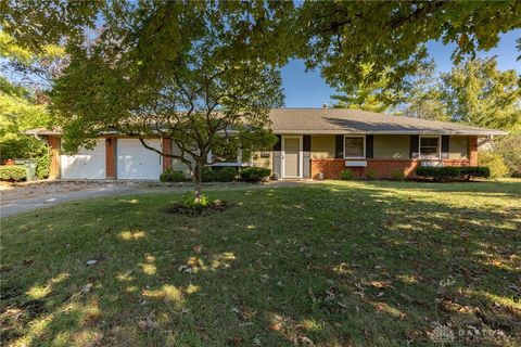 Photo of 2233 Cherry Oak Drive, Kettering, OH 45440 (MLS # 945492)