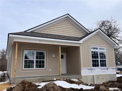 Photo of 2052 Ravenwood Avenue, Dayton, OH 45406 (MLS # 940906)