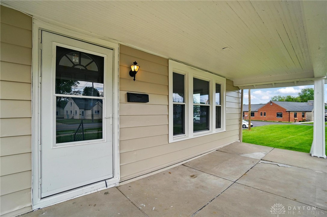 902 N Detroit Street, Xenia, Ohio image 2