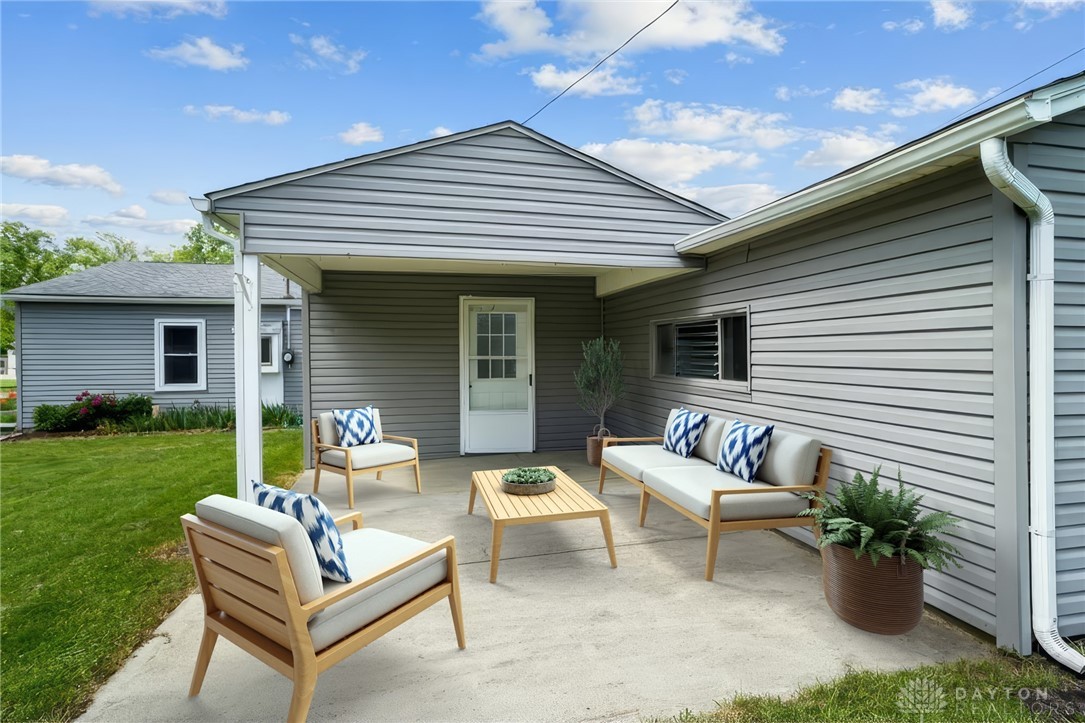 1385 Kylemore Drive, Xenia, Ohio image 24