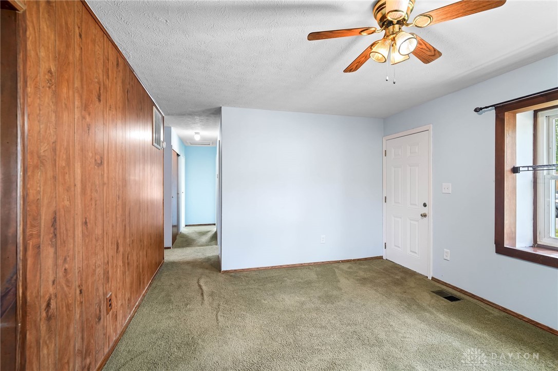 1385 Kylemore Drive, Xenia, Ohio image 6