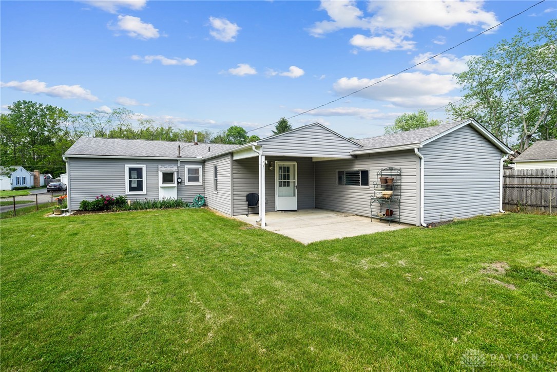 1385 Kylemore Drive, Xenia, Ohio image 20