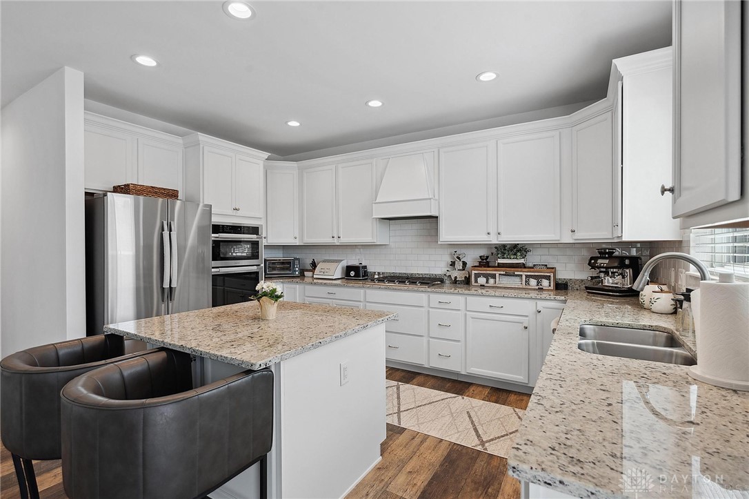 4061 Woodland Ridge Court, Bellbrook, Ohio image 16