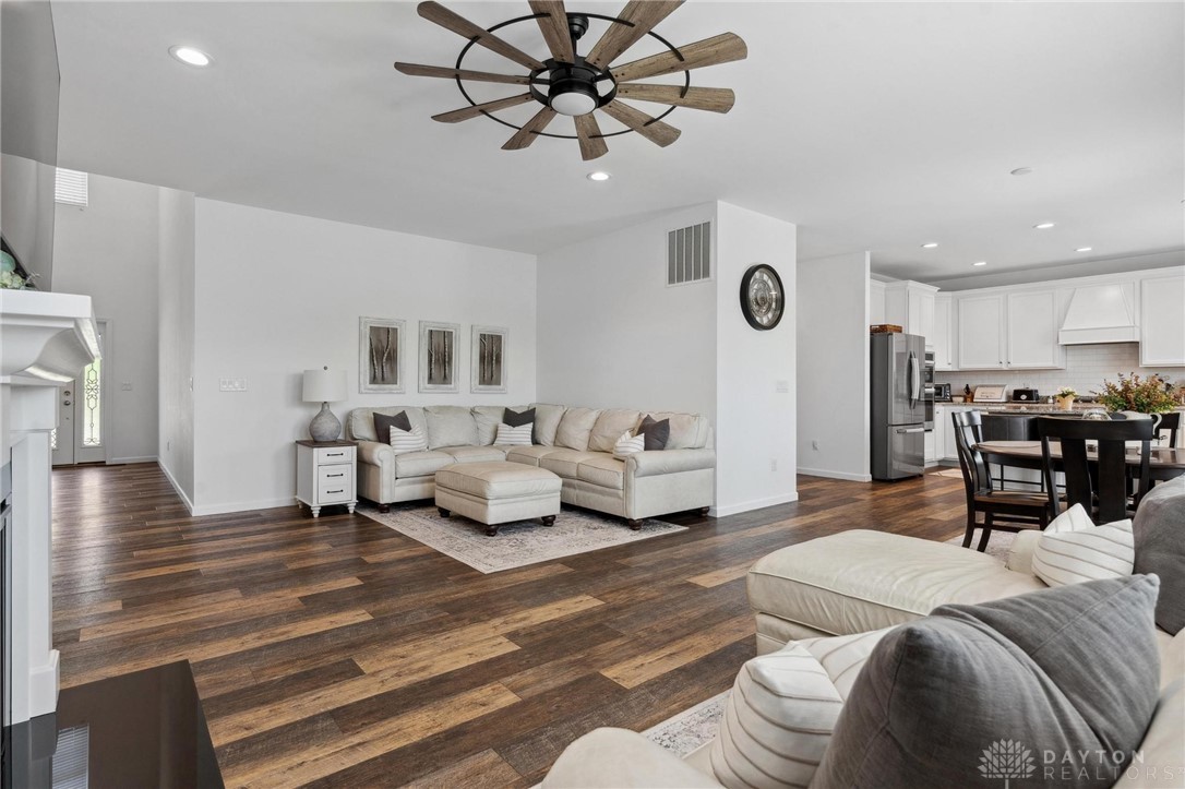 4061 Woodland Ridge Court, Bellbrook, Ohio image 11