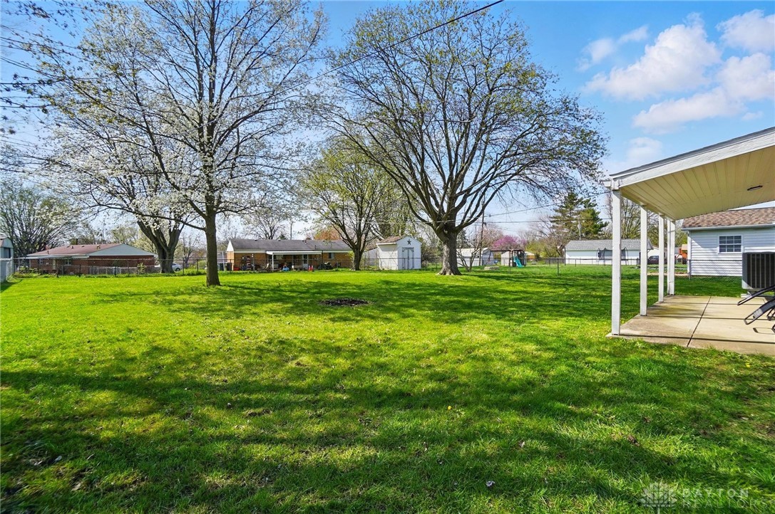 2059 Rockdell Drive, Fairborn, Ohio image 10