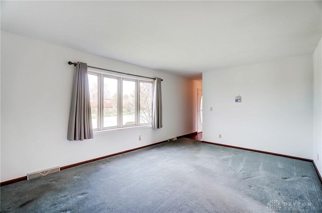 130 Farmington Drive, Hamilton, Ohio image 11