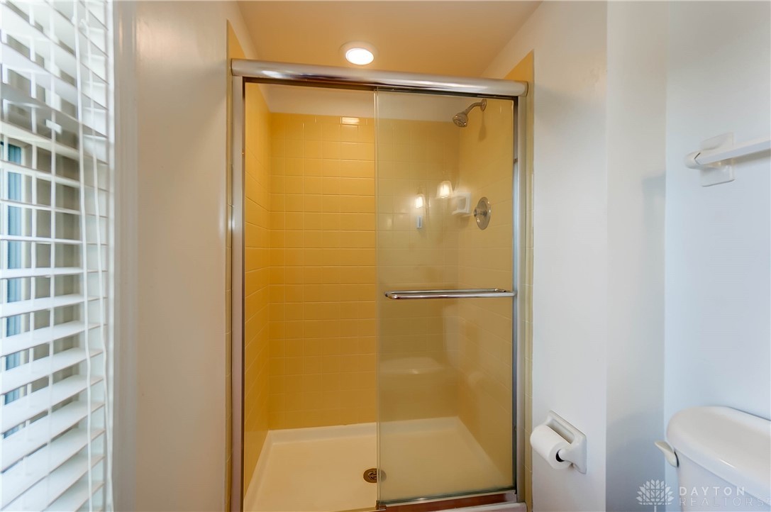 130 Farmington Drive, Hamilton, Ohio image 36