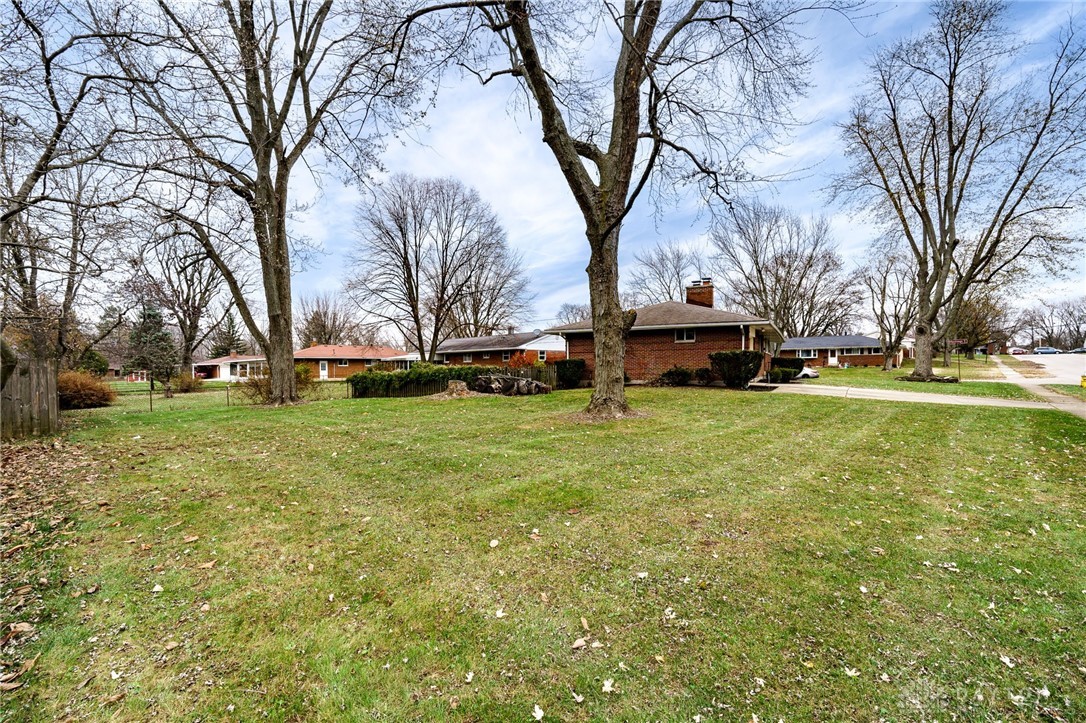 2091 Polen Drive, Kettering, Ohio image 32