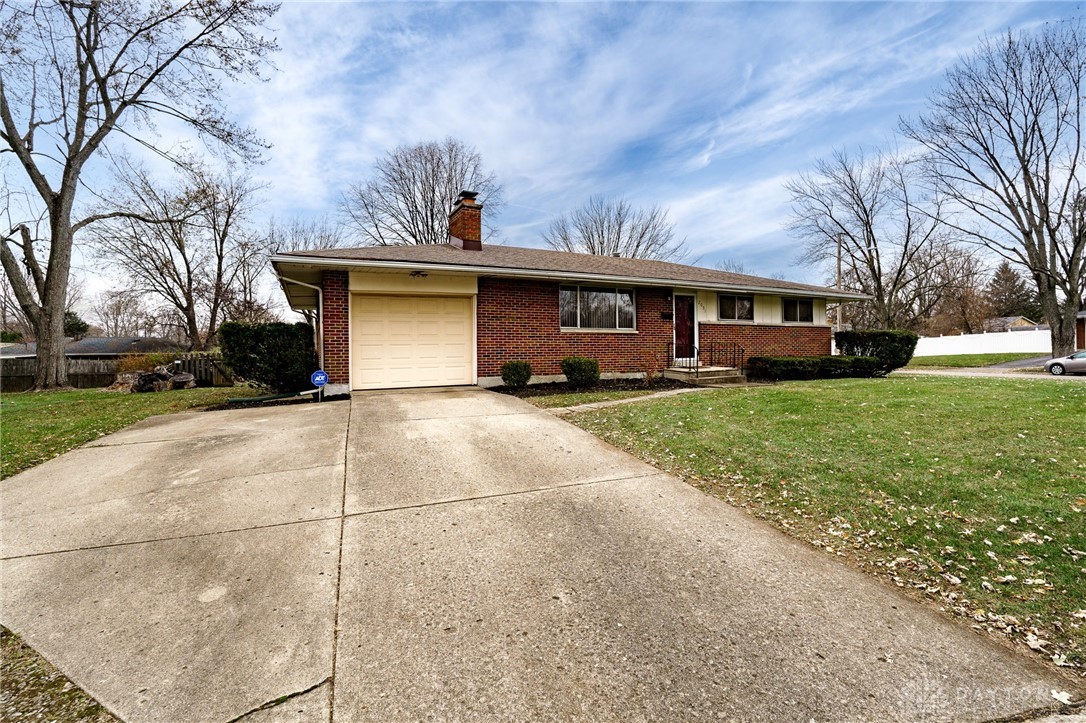 2091 Polen Drive, Kettering, Ohio image 3