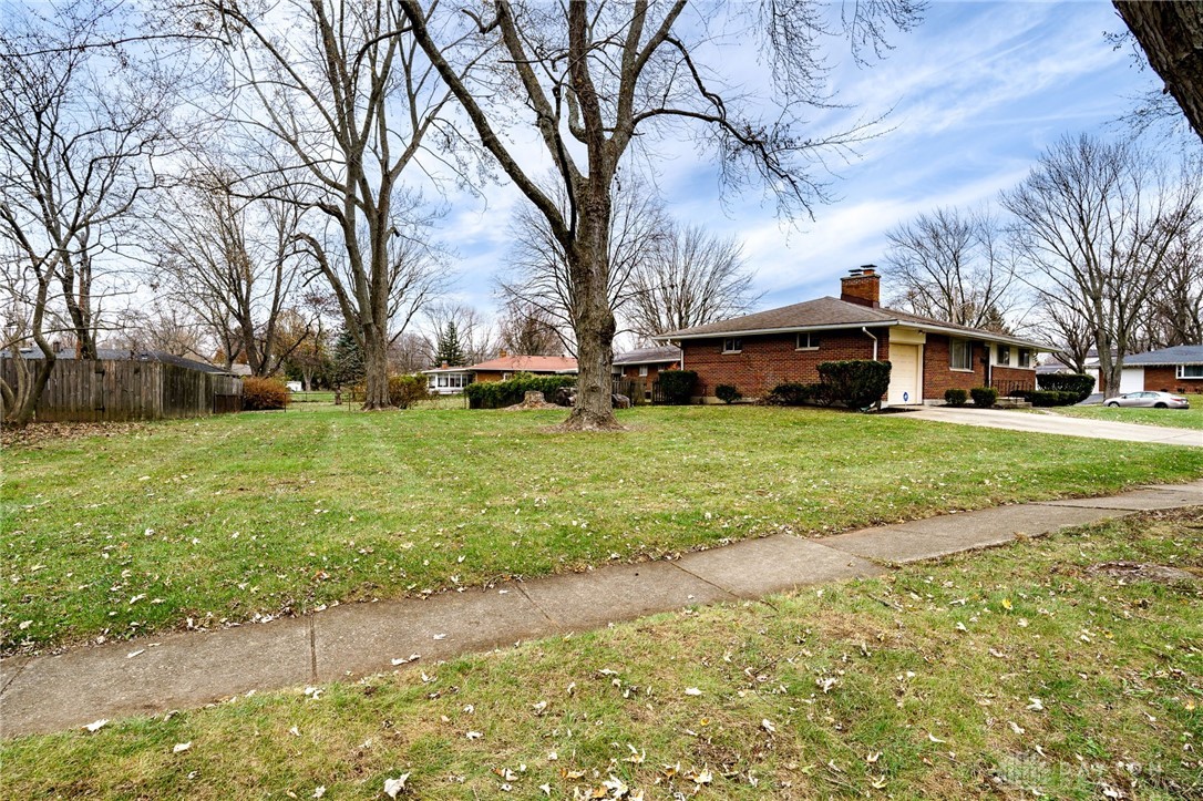 2091 Polen Drive, Kettering, Ohio image 4