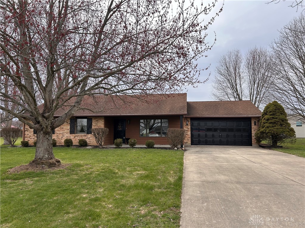 1377 Leon Drive, West Alexandria, Ohio image 1