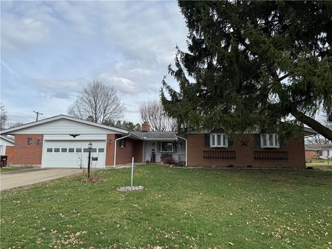 Photo of 1038 Lark Lane, Xenia Twp, OH 45385 (MLS # 953565)