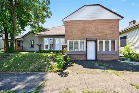Photo of 2235 Catalpa Drive #2233, Dayton, OH 45406 (MLS # 940510)