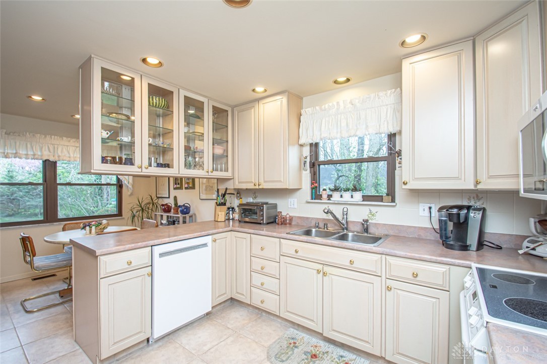 7306 Mintwood Avenue, Dayton, Ohio image 16