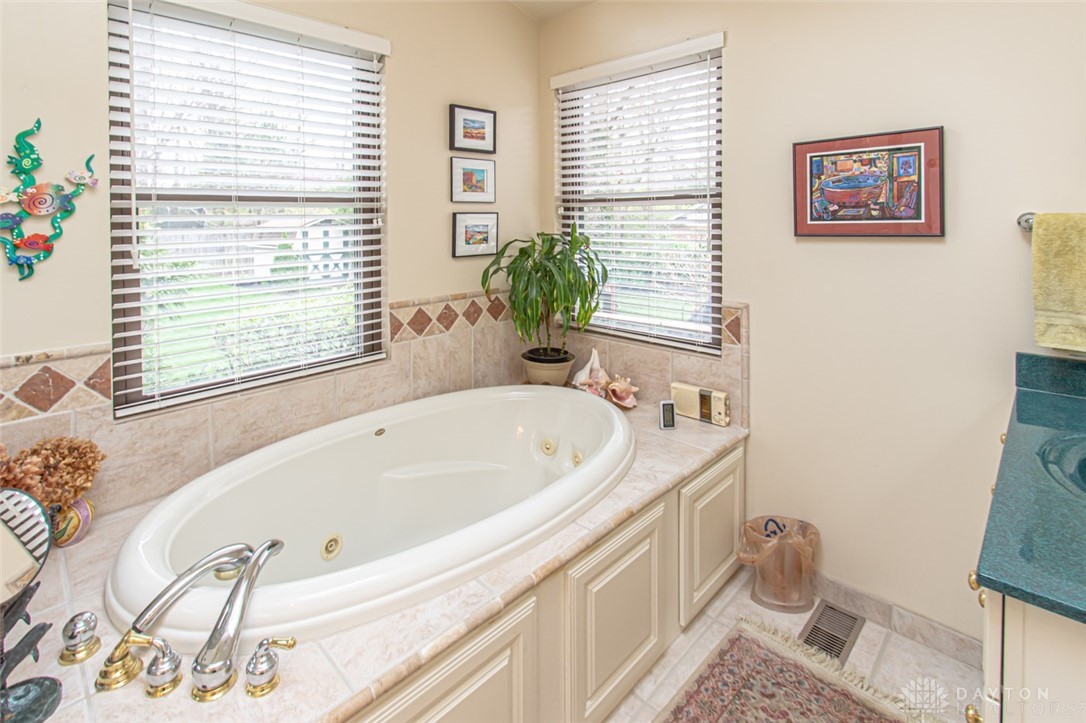 7306 Mintwood Avenue, Dayton, Ohio image 33